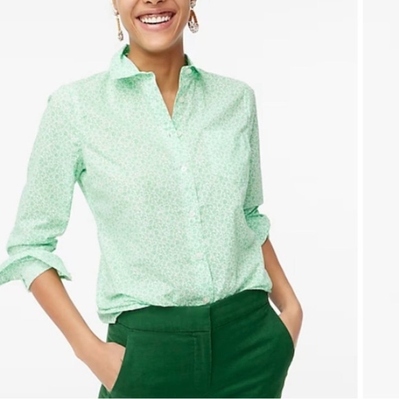 NWT - J. Crew - Button-Up Cotton Poplin Shirt in Signature Fit - Size Medium - Picture 1 of 5